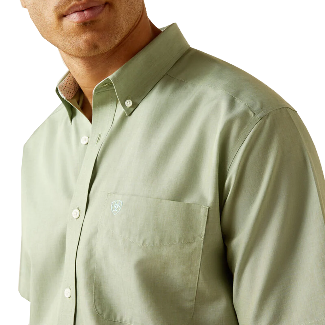 Ariat Men's Wrinkle Free Solid Classic Fit Short Sleeve Button Shirt - Image 3