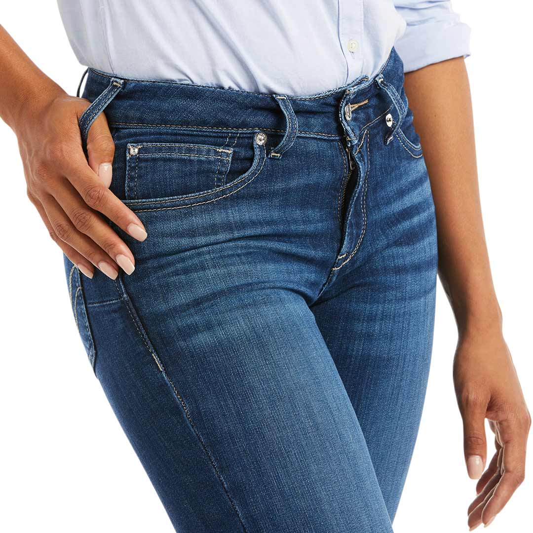 Ariat Women's R.E.A.L. Perfect Rise Abby Straight Jeans - Image 5