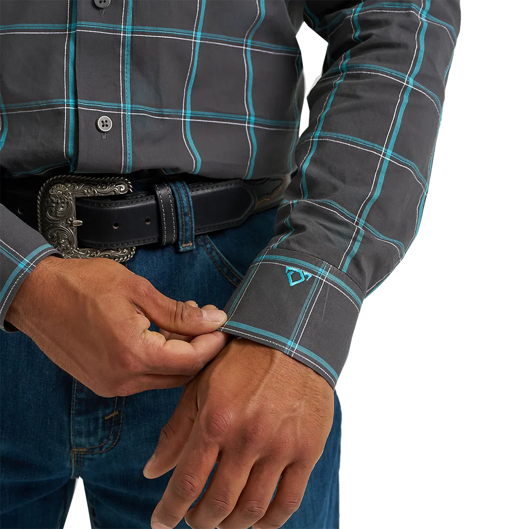 Wrangler Men's Cody Johnson Long Sleeve Button Down Shirt - Image 4